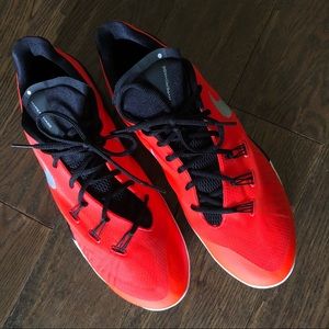 NIKE Hyperchase Crimson/Silver 705363-600 RARE